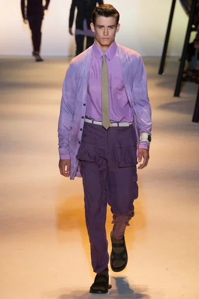 Look 23